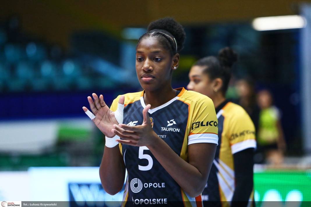 Kara Şimşek Vodafone Sultanlar Ligi'nde. Kolombiyalı yıldız açıklandı 1